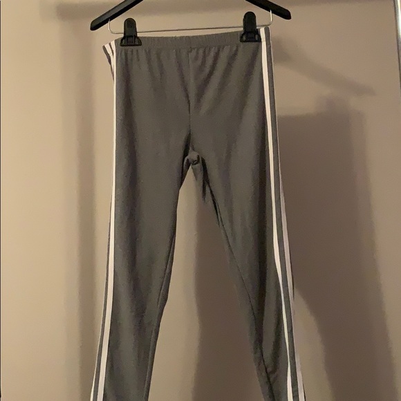 leggings with 2 stripes